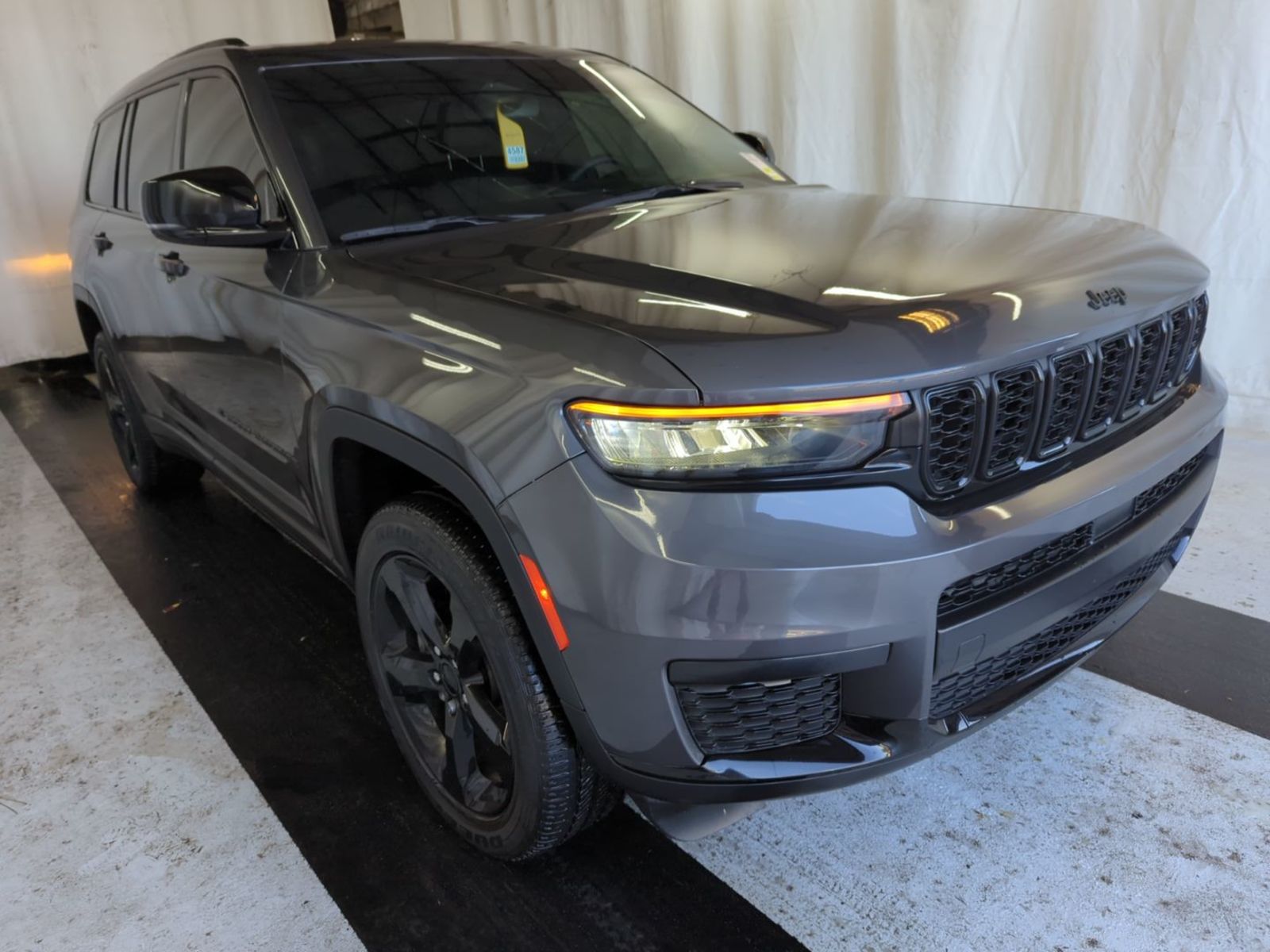 2023 Jeep Grand Cherokee   AWD