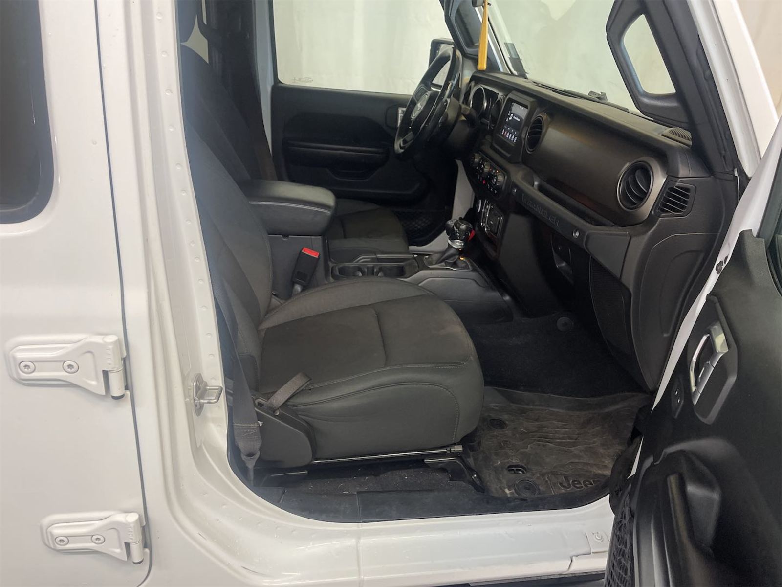 2021 Jeep Wrangler   AWD
