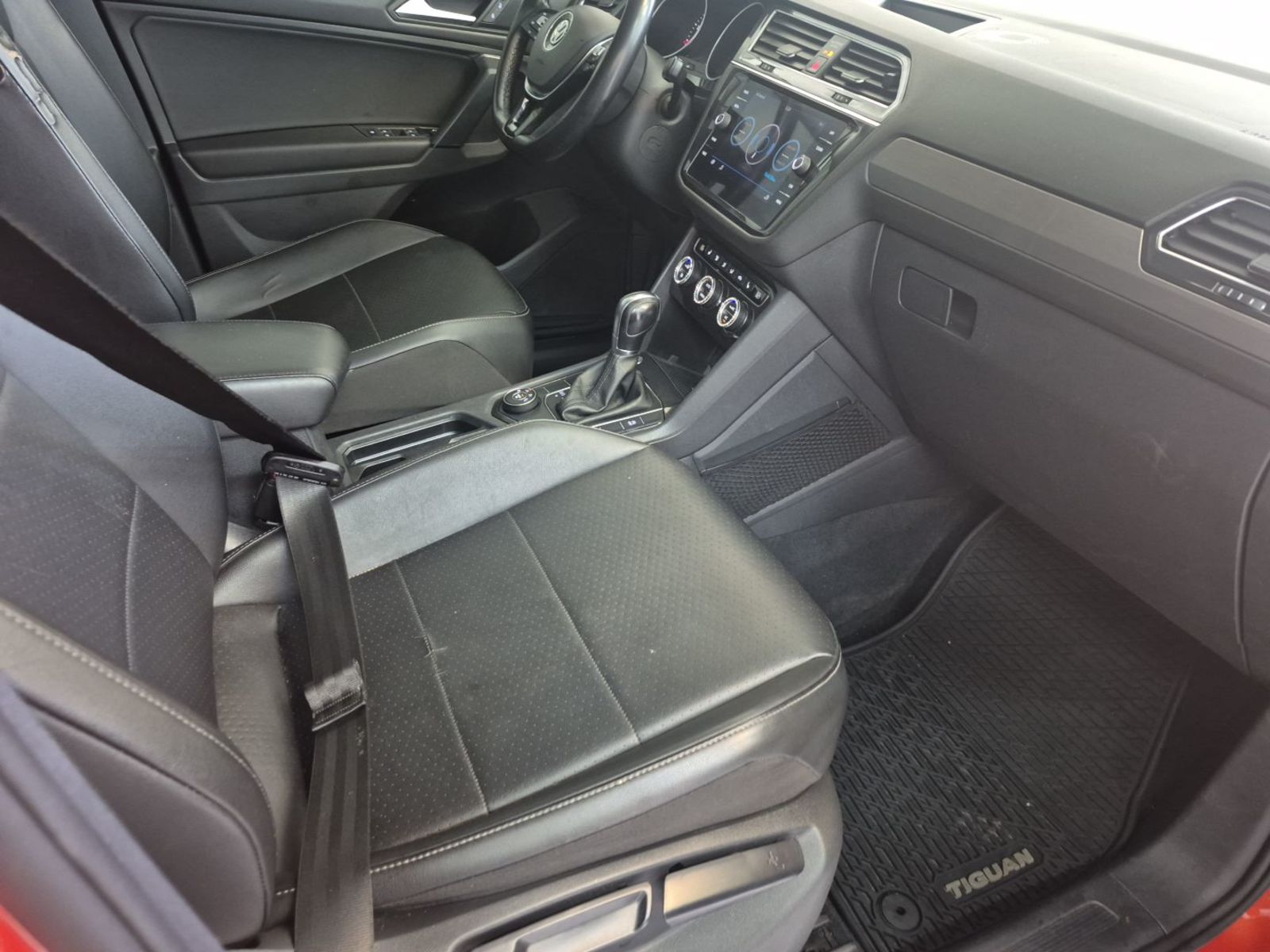2019 Volkswagen Tiguan  SE AWD