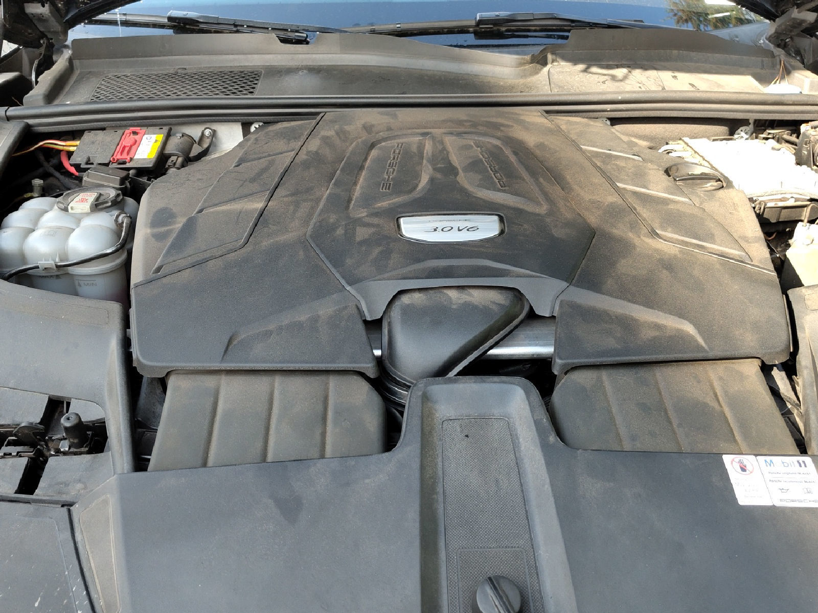 2021 Porsche cayenne   AWD