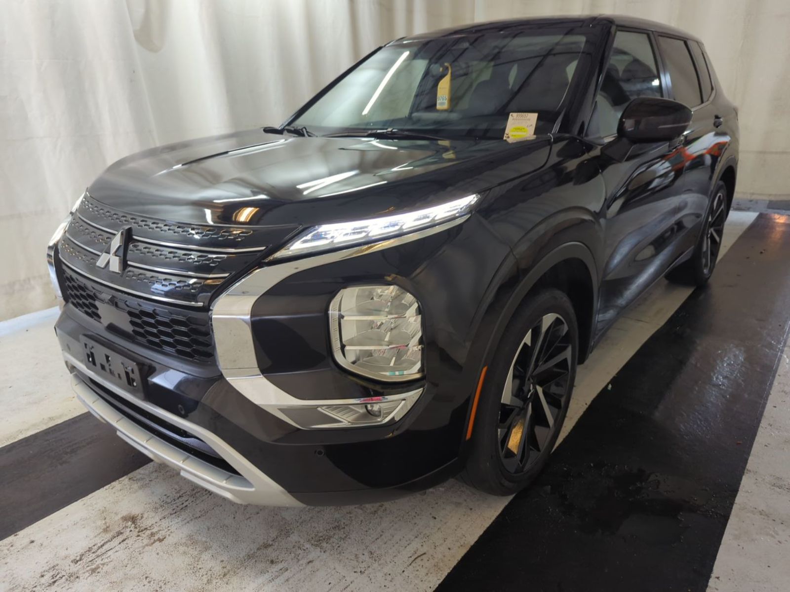 2024 Mitsubishi Outlander  SE FWD