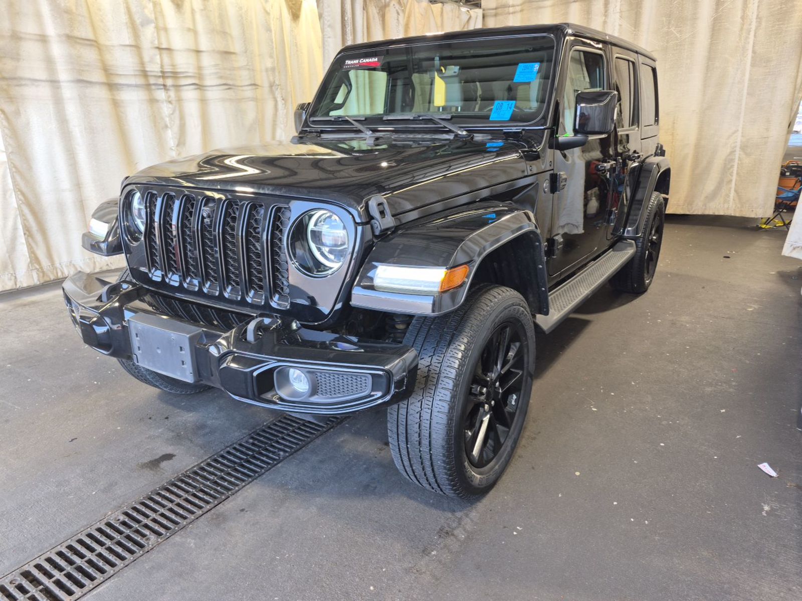 2022 Jeep Wrangler   AWD
