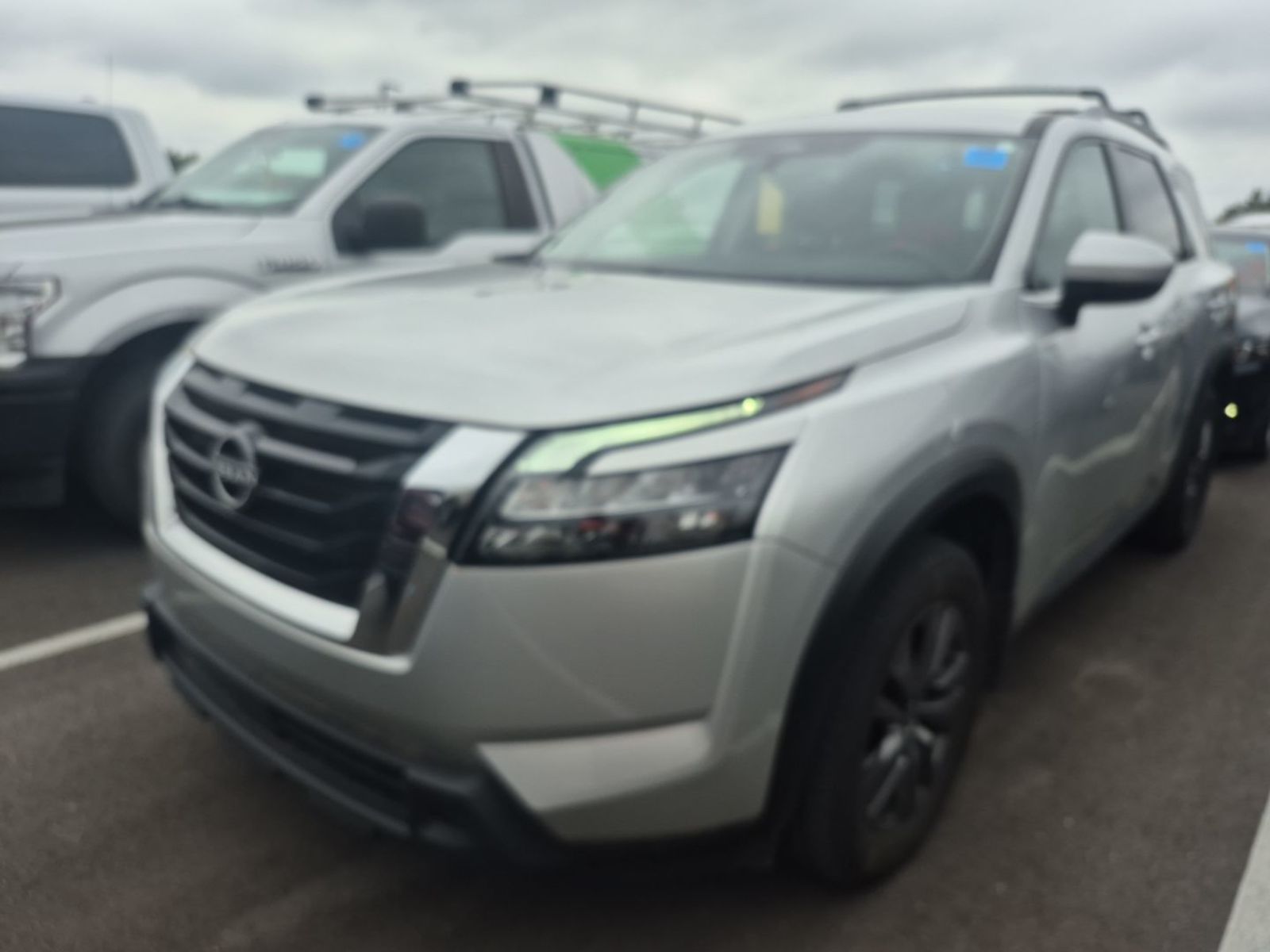 2025 Nissan Pathfinder SV AWD