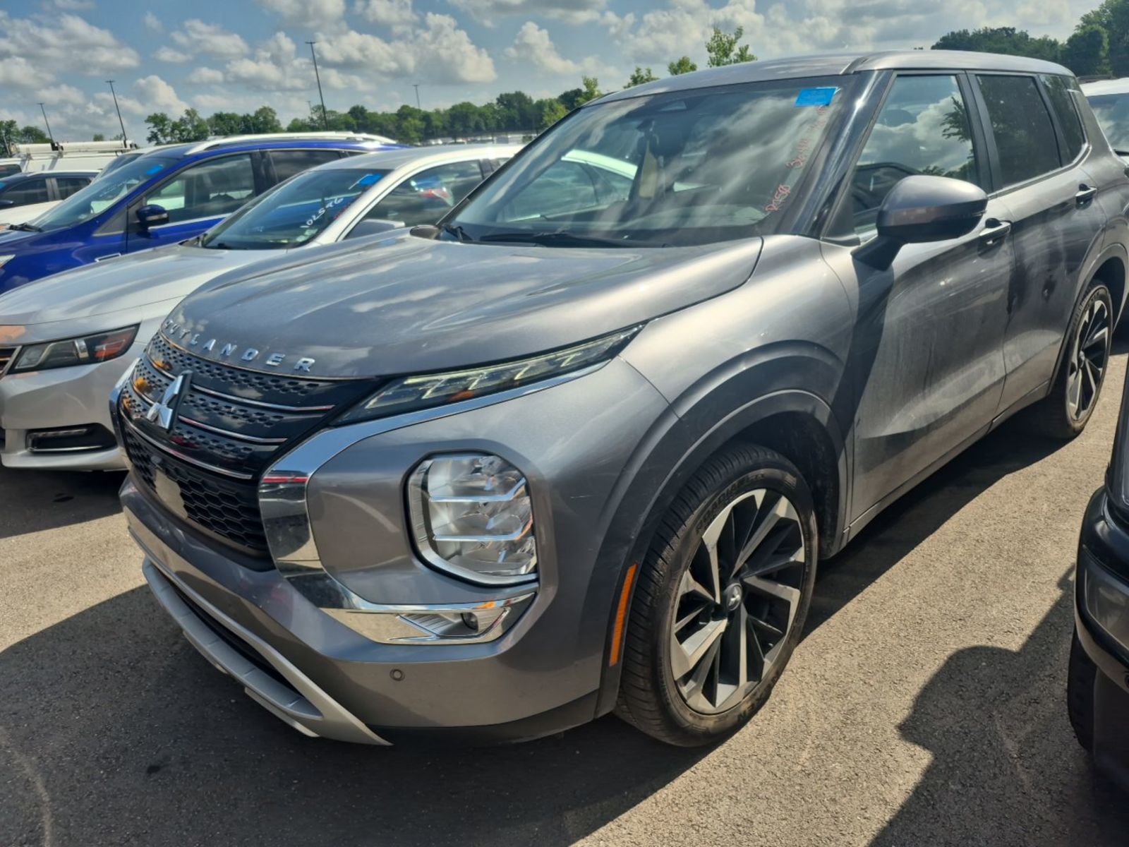 2023 Mitsubishi Outlander  SE FWD