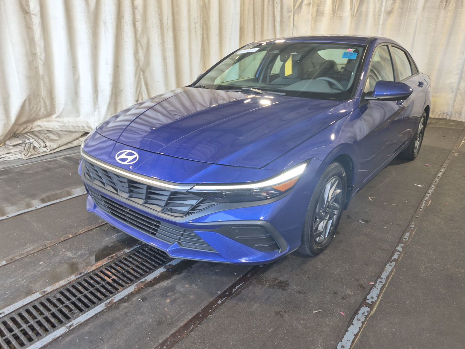 2024 Hyundai Elantra   FWD