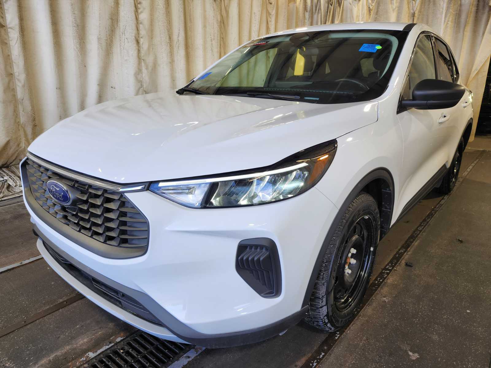 2023 Ford Escape   FWD