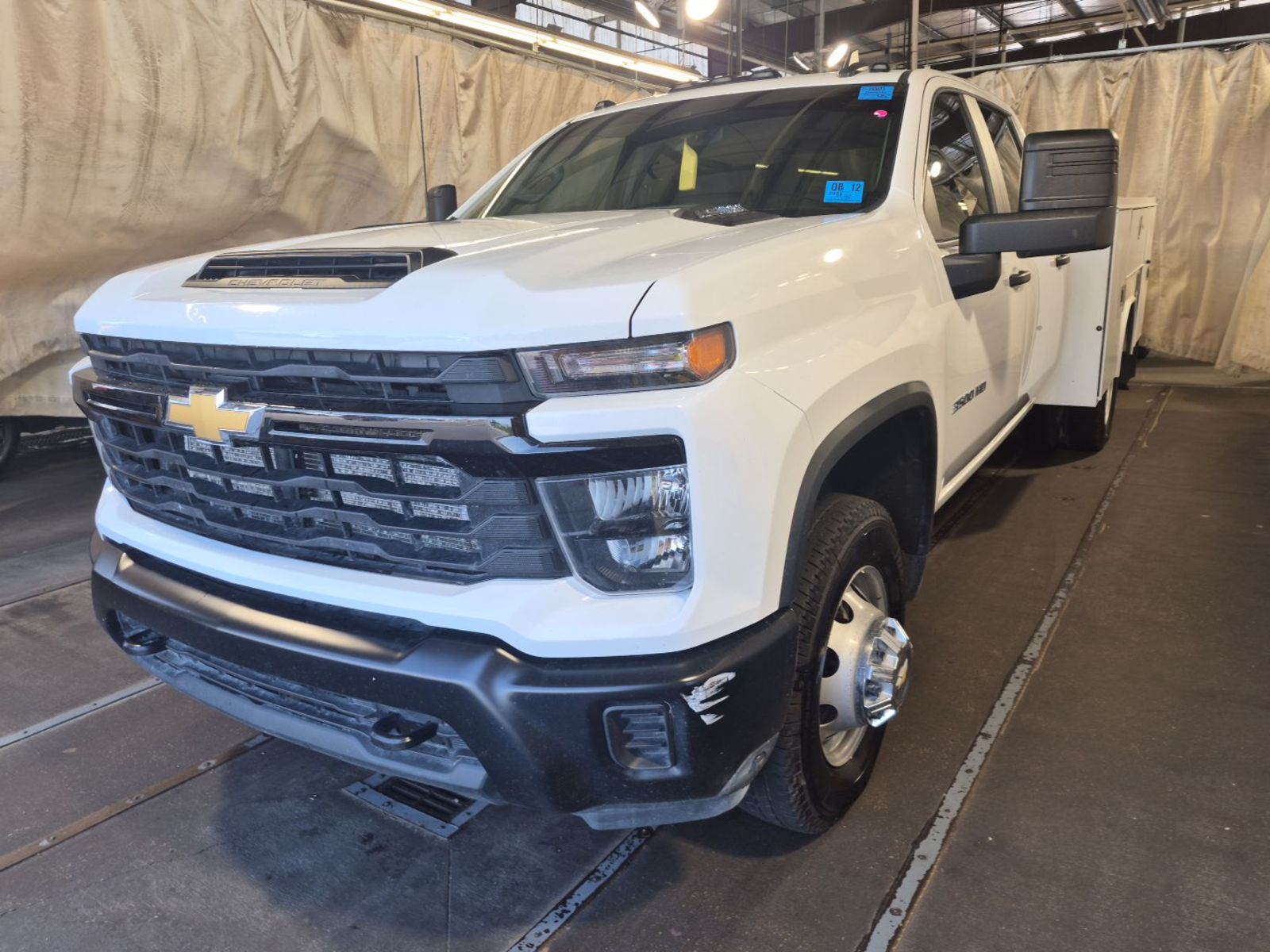 2025 Chevrolet Silverado 3500   AWD