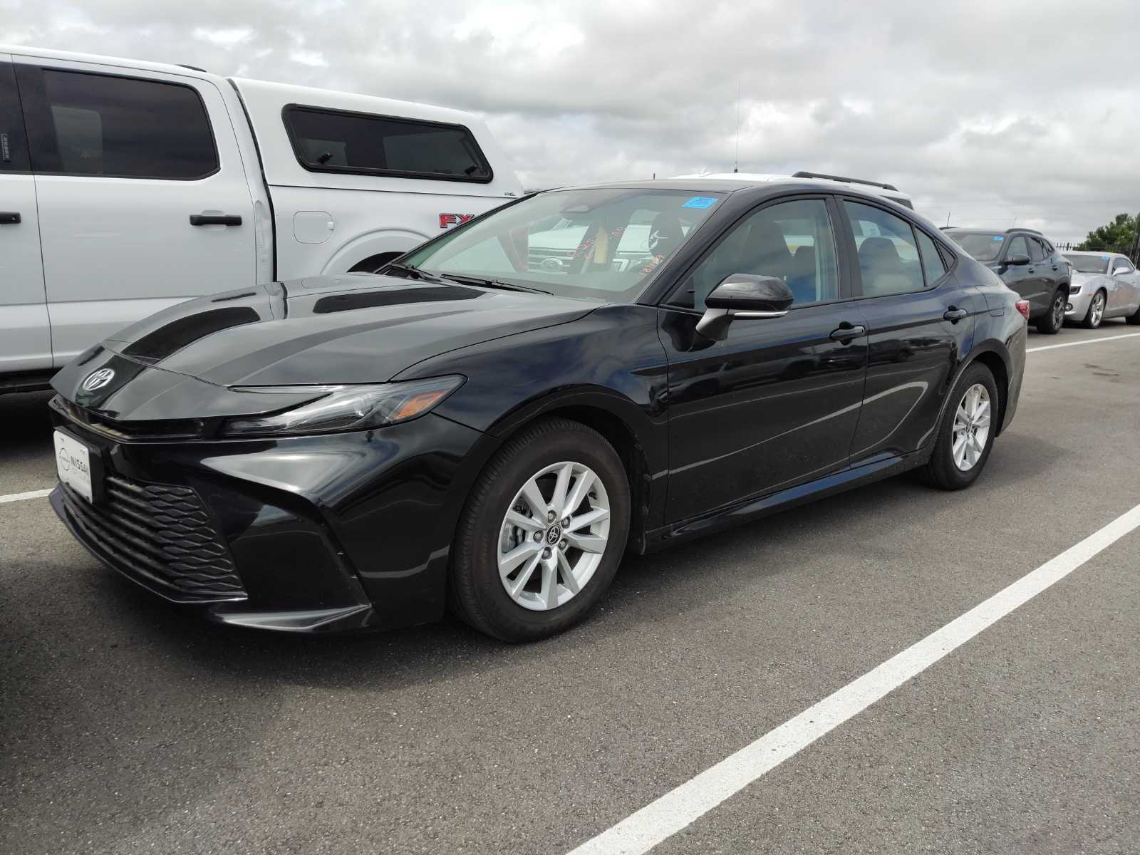 2025 Toyota Camry   FWD