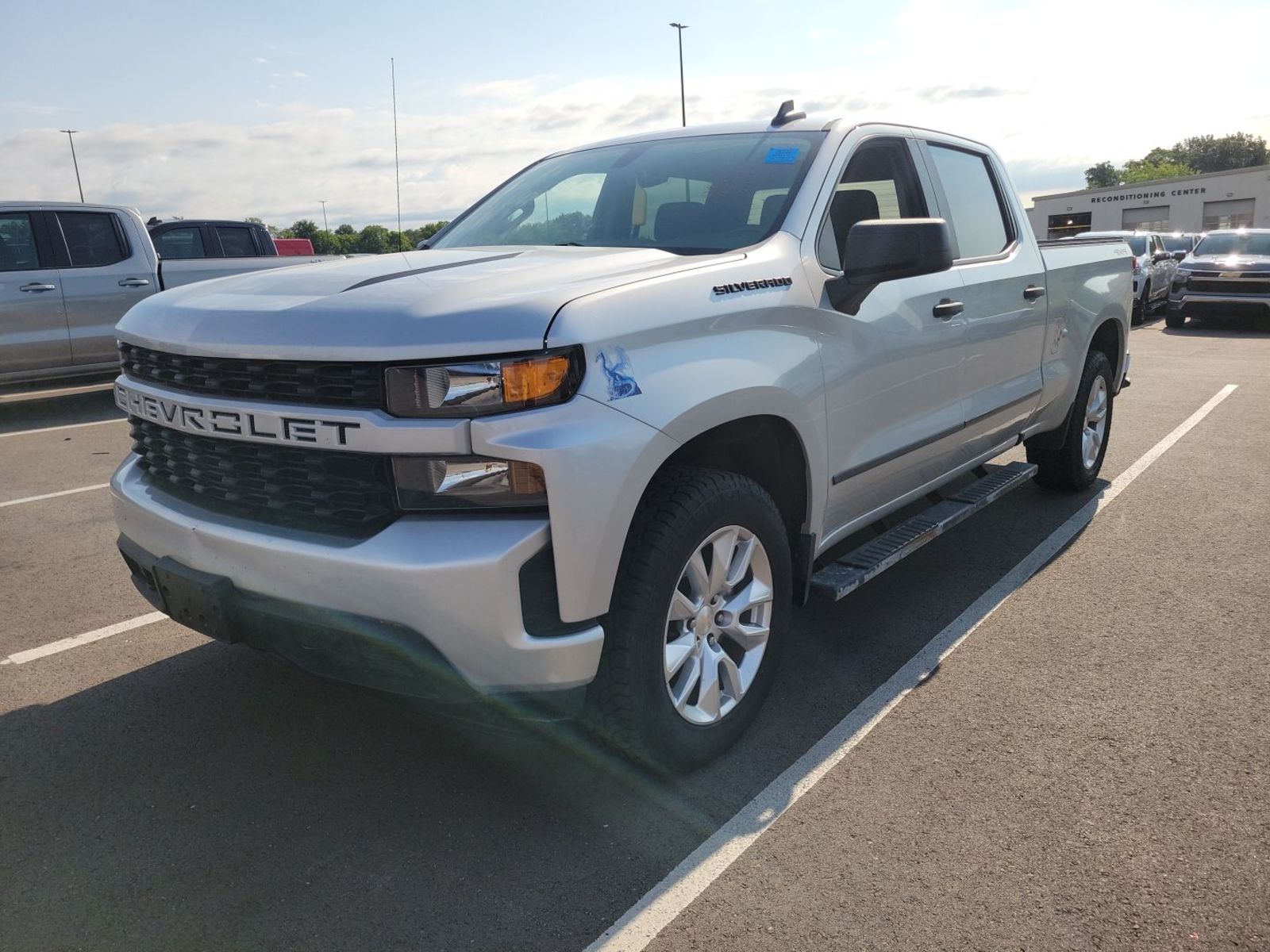 2021 Chevrolet Silverado 1500  Custom AWD