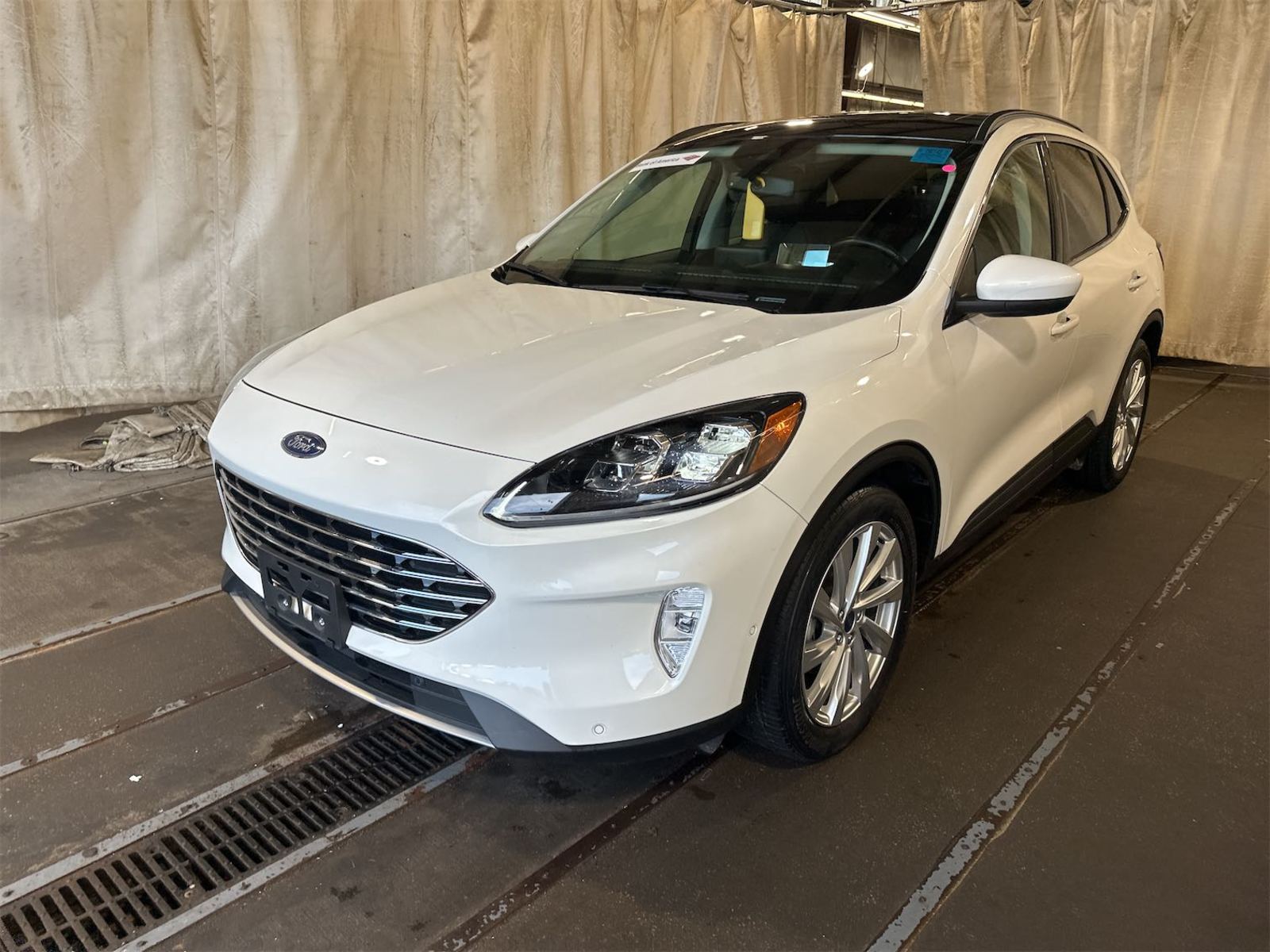2021 Ford Escape  Titanium Hybrid FWD