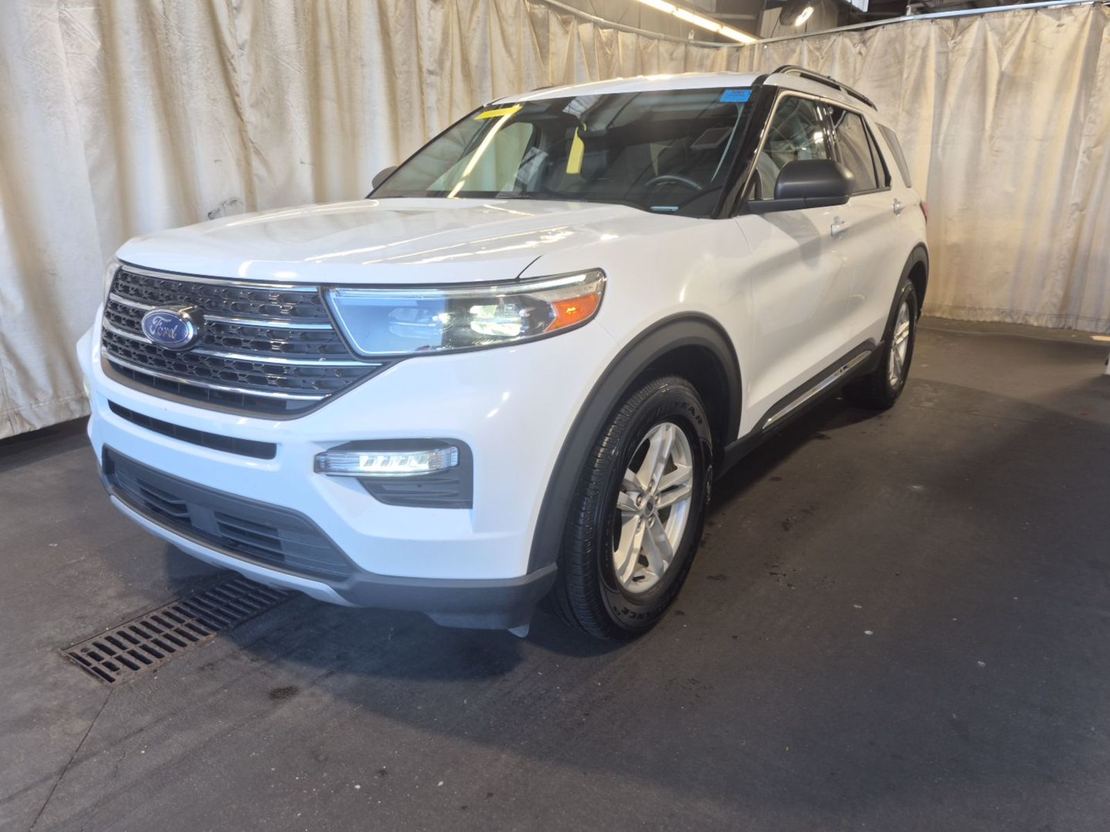 2023 Ford Explorer  XLT RWD