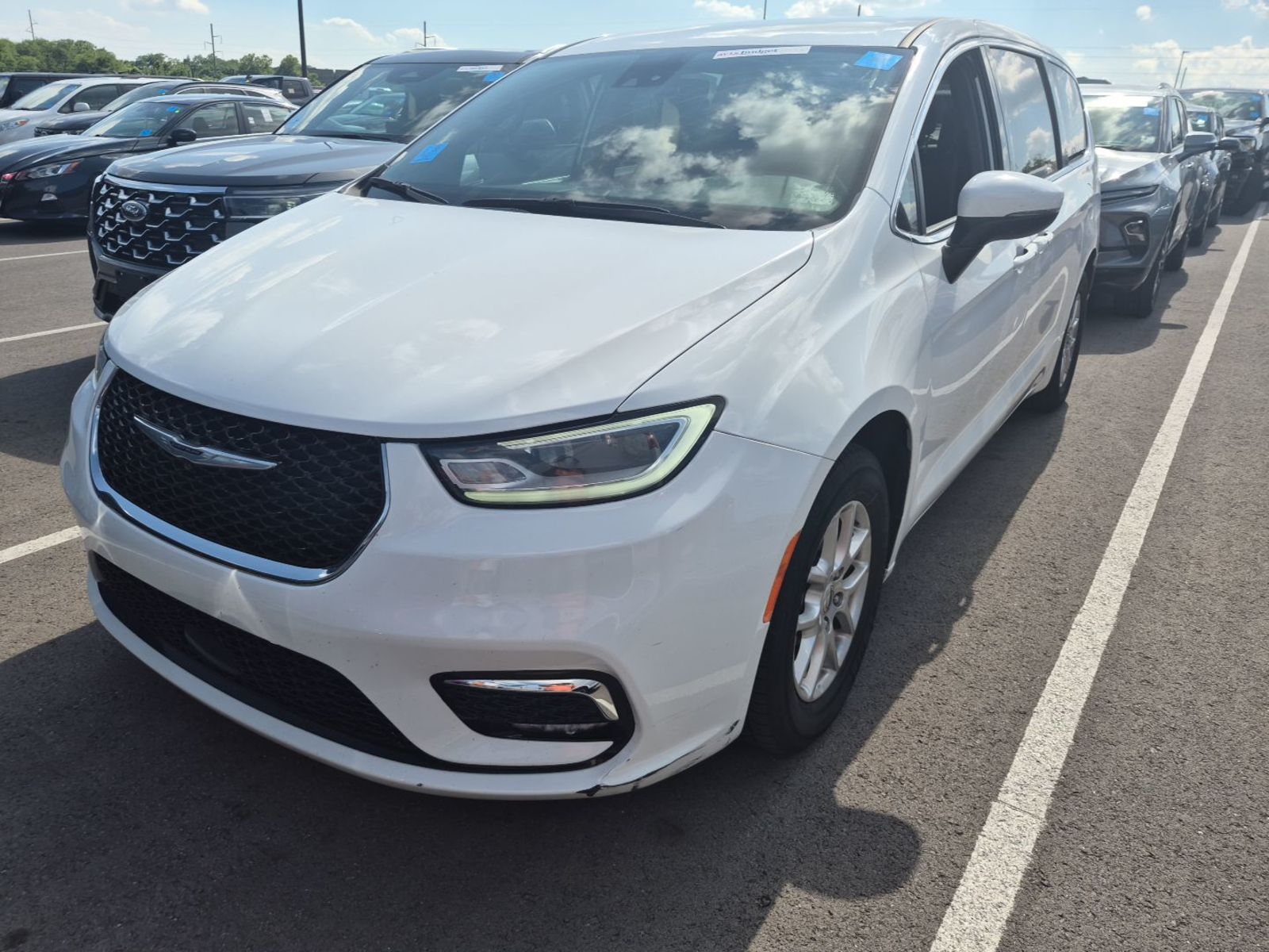 2023 Chrysler Pacifica  Touring FWD