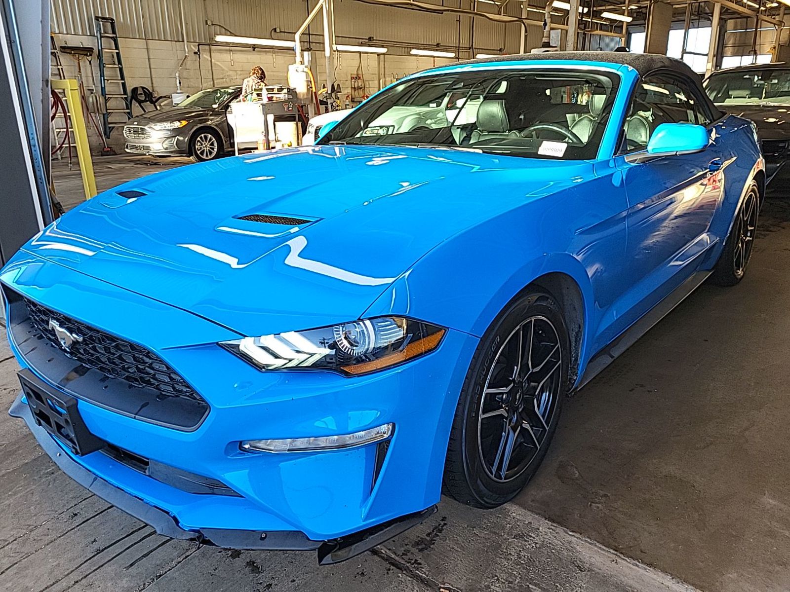2022 Ford Mustang   RWD
