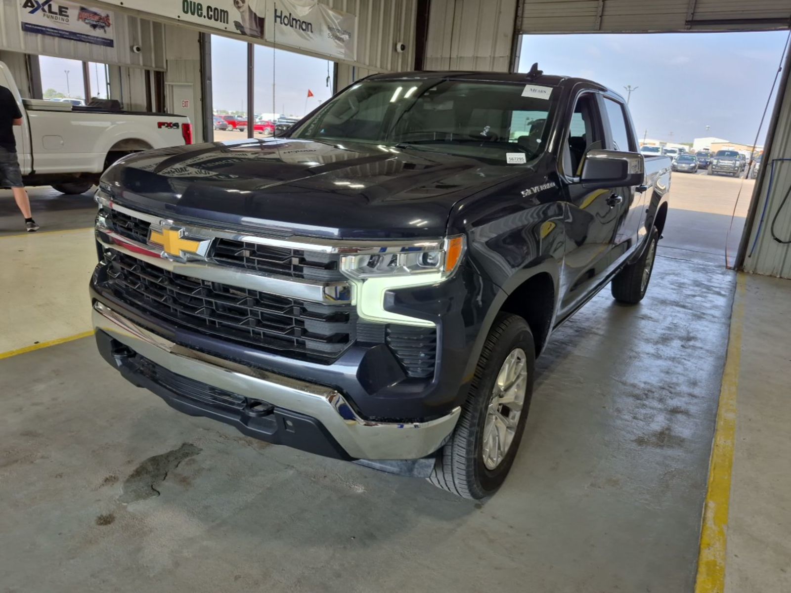 2023 Chevrolet Silverado 1500  LT AWD