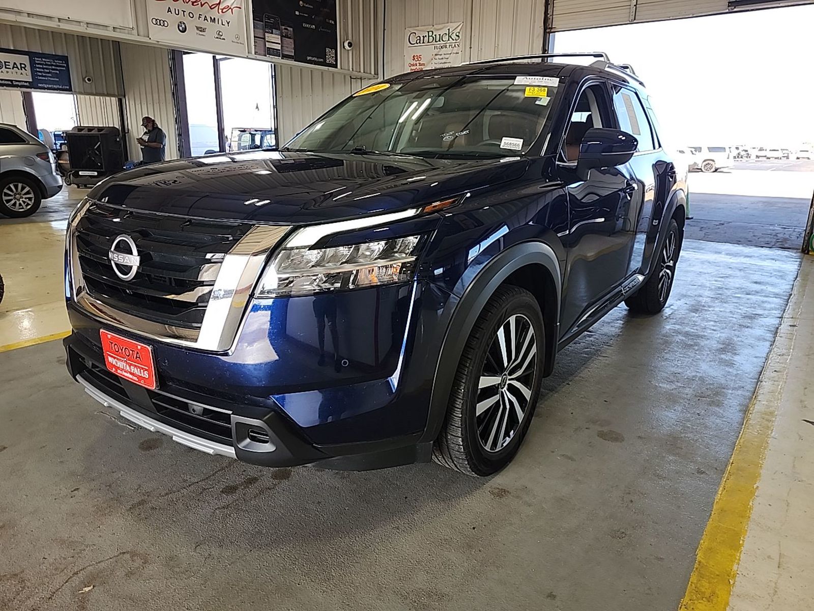 2024 Nissan Pathfinder Platinum FWD