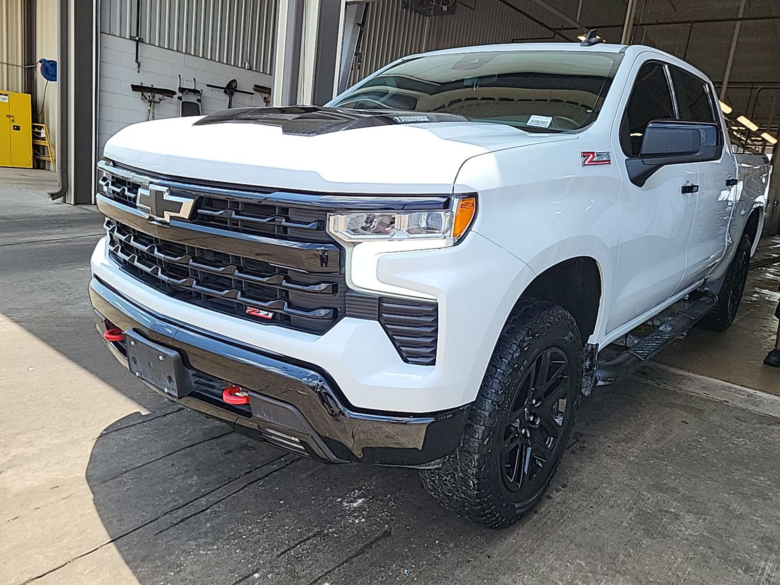 2025 Chevrolet Silverado 1500   AWD