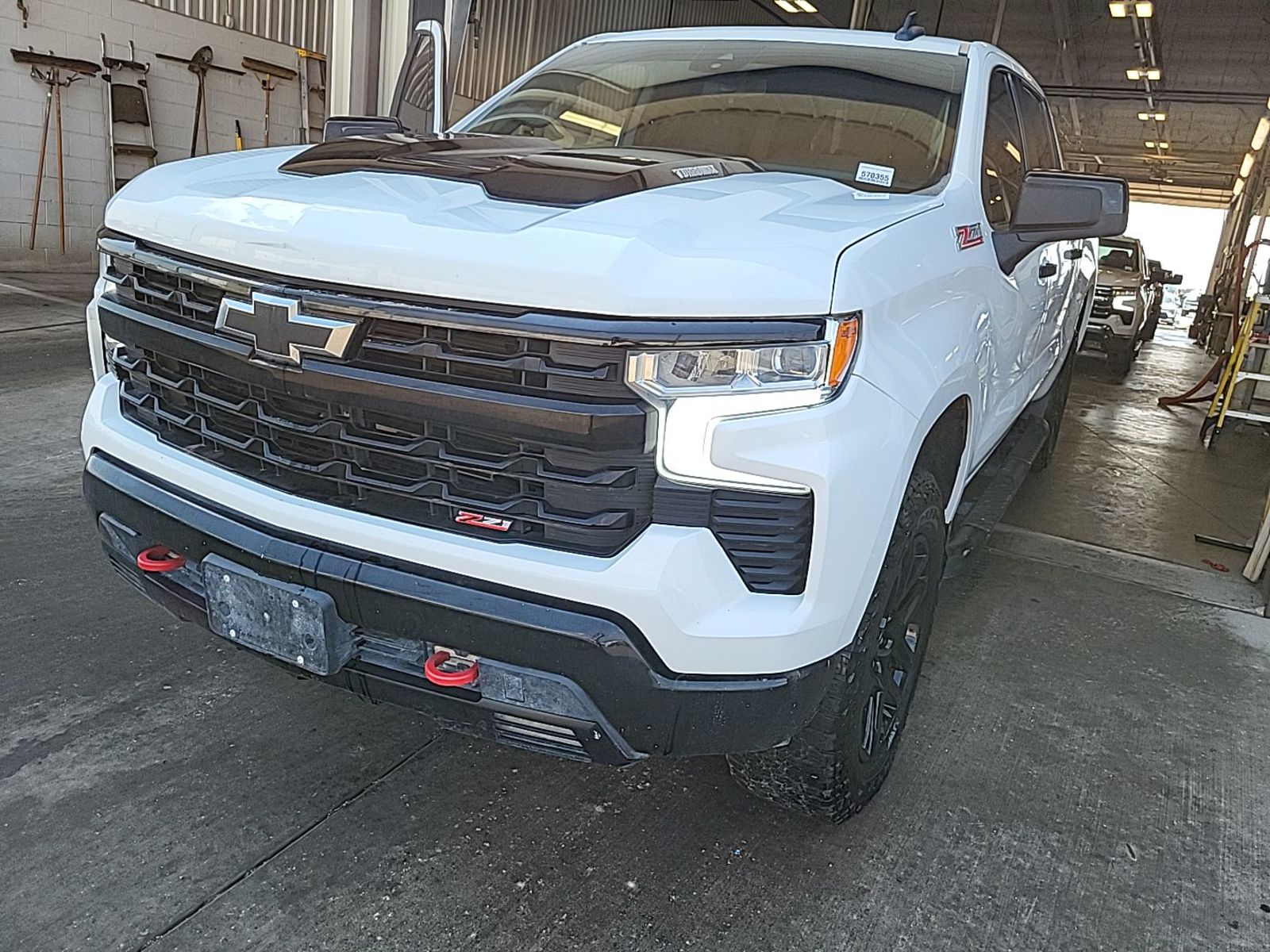 2025 Chevrolet Silverado 1500   AWD
