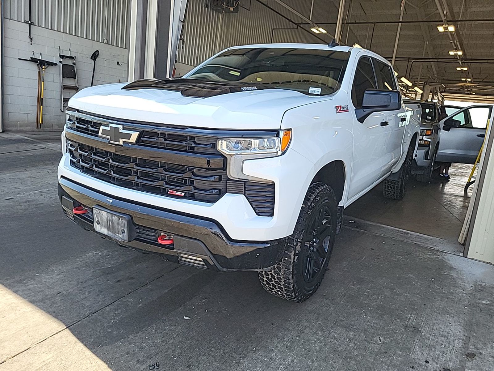 2025 Chevrolet Silverado 1500   AWD