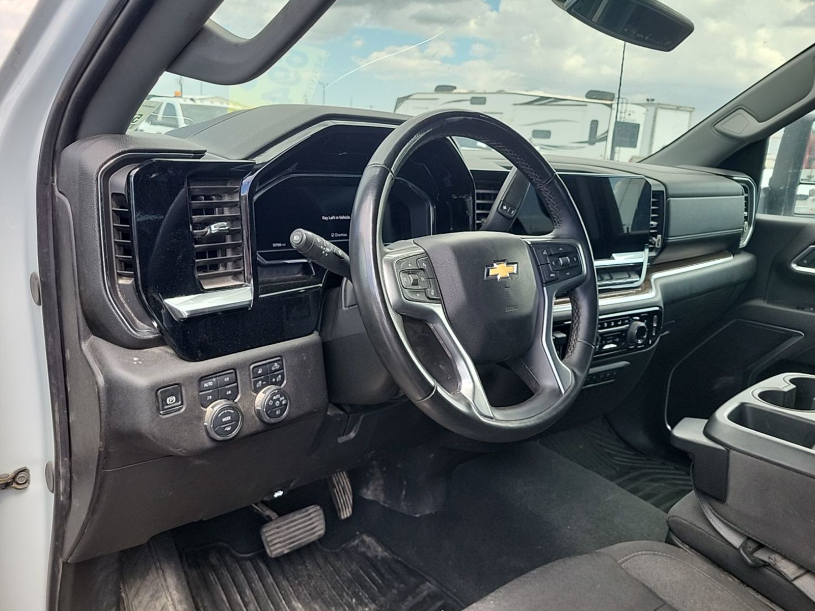 2025 Chevrolet Silverado 3500   AWD