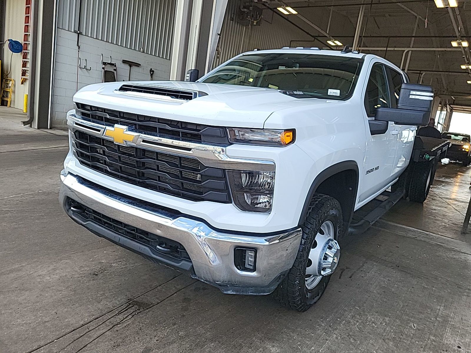 2025 Chevrolet Silverado 3500   AWD
