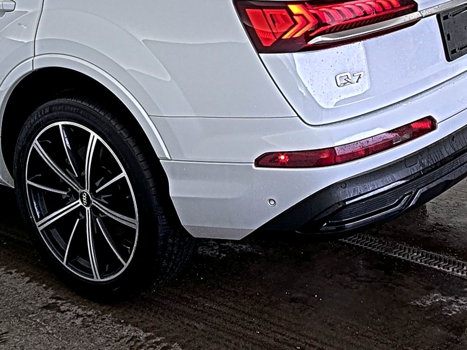 2020 Audi Q7  Premium Plus AWD