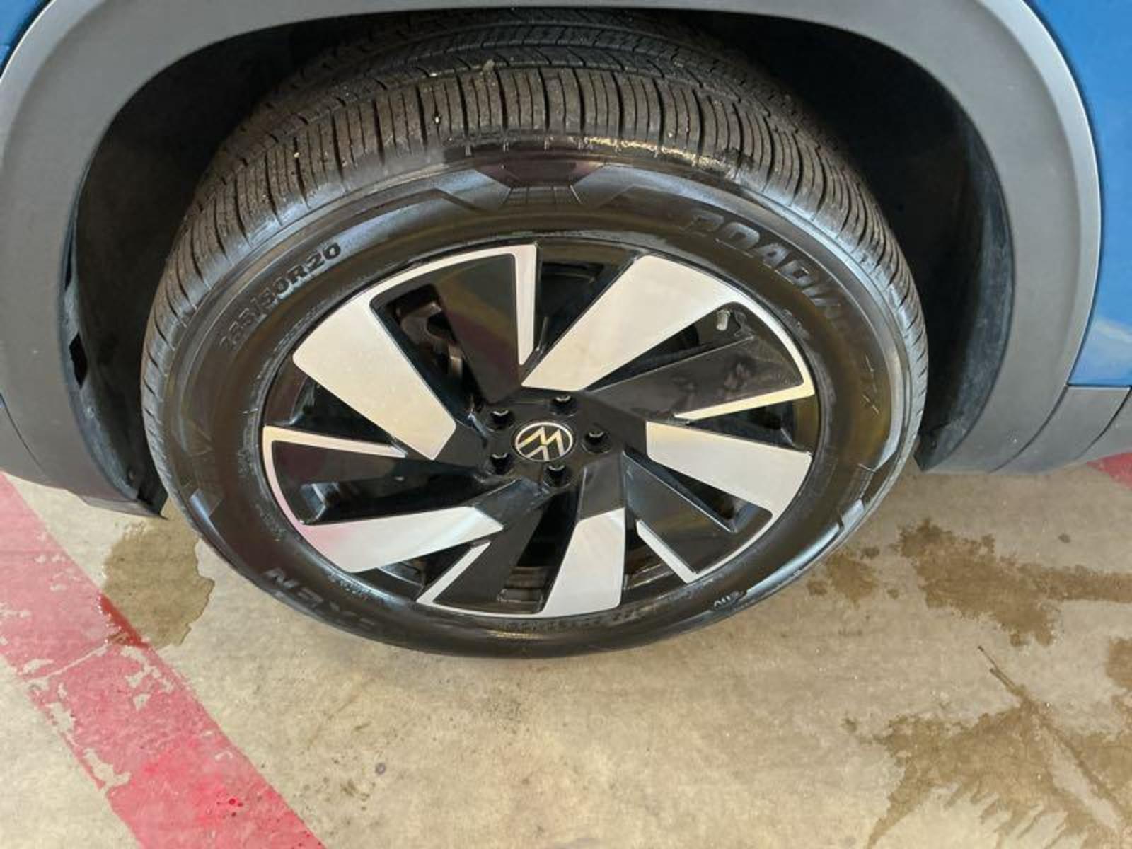 2026 Volkswagen Atlas Cross Sport   AWD