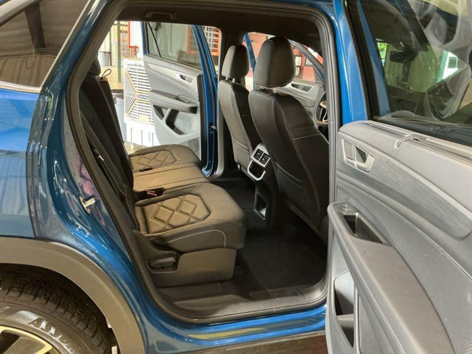 2026 Volkswagen Atlas Cross Sport   AWD