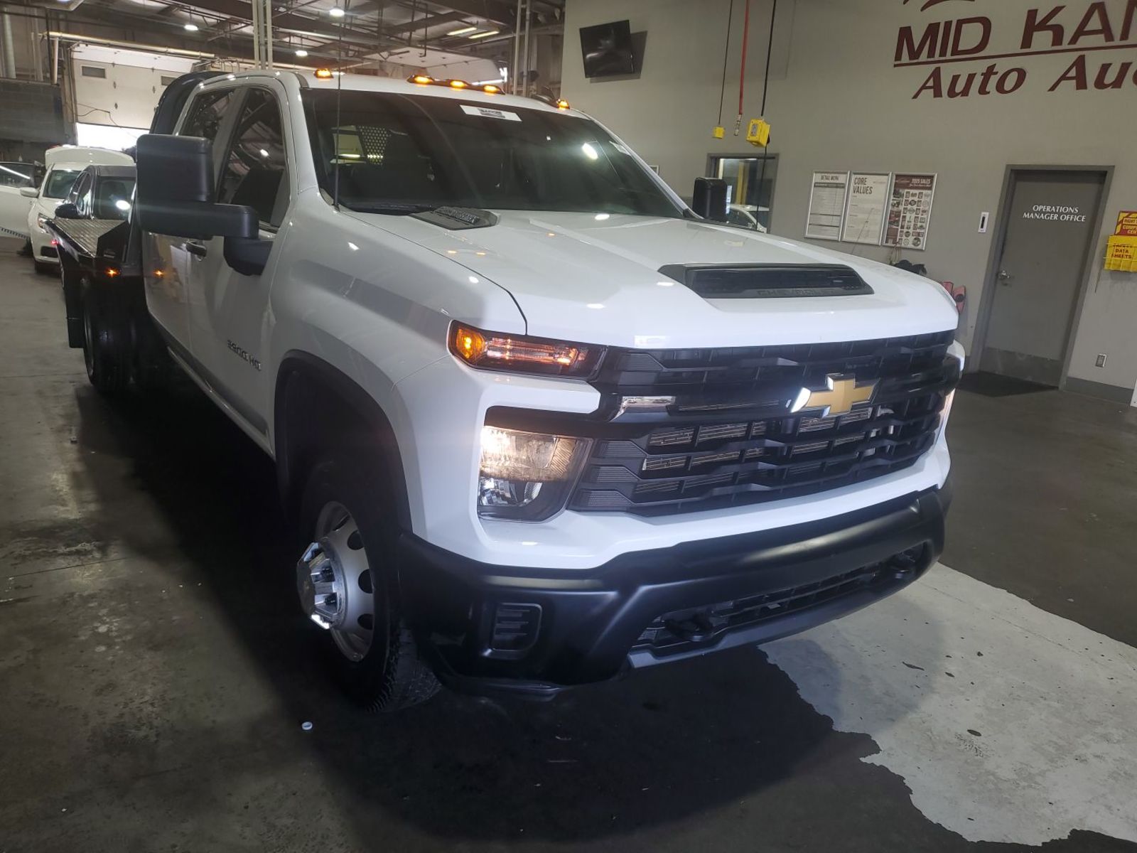 2025 Chevrolet Silverado 3500   AWD
