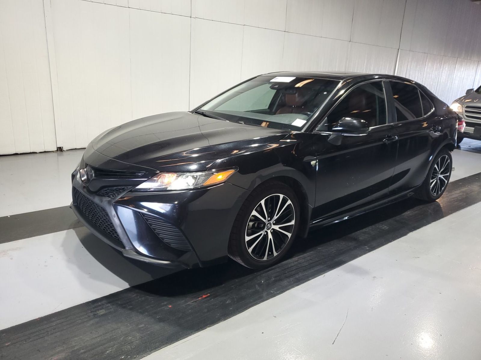 2020 Toyota Camry  SE FWD