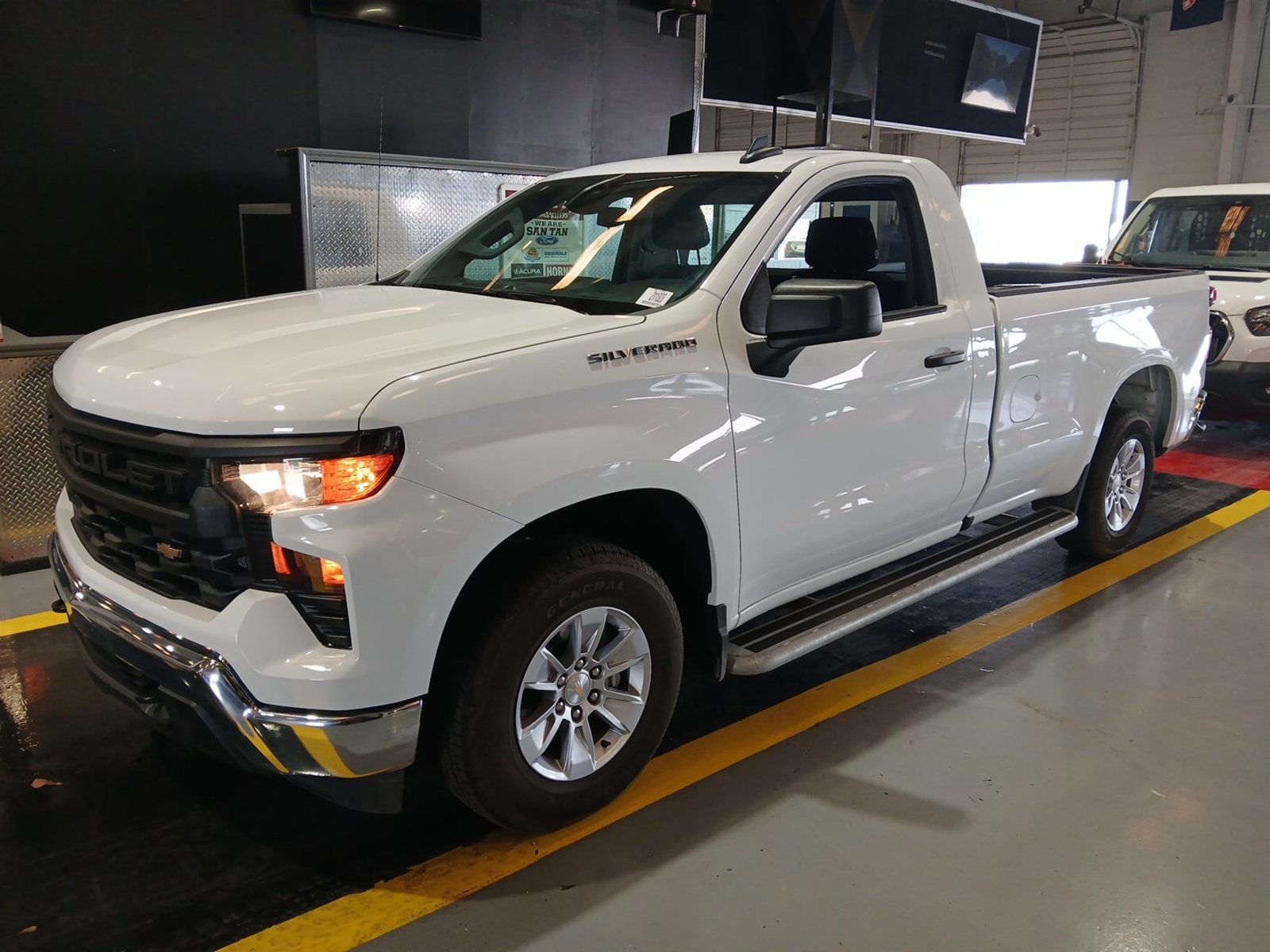2025 Chevrolet Silverado 1500   RWD