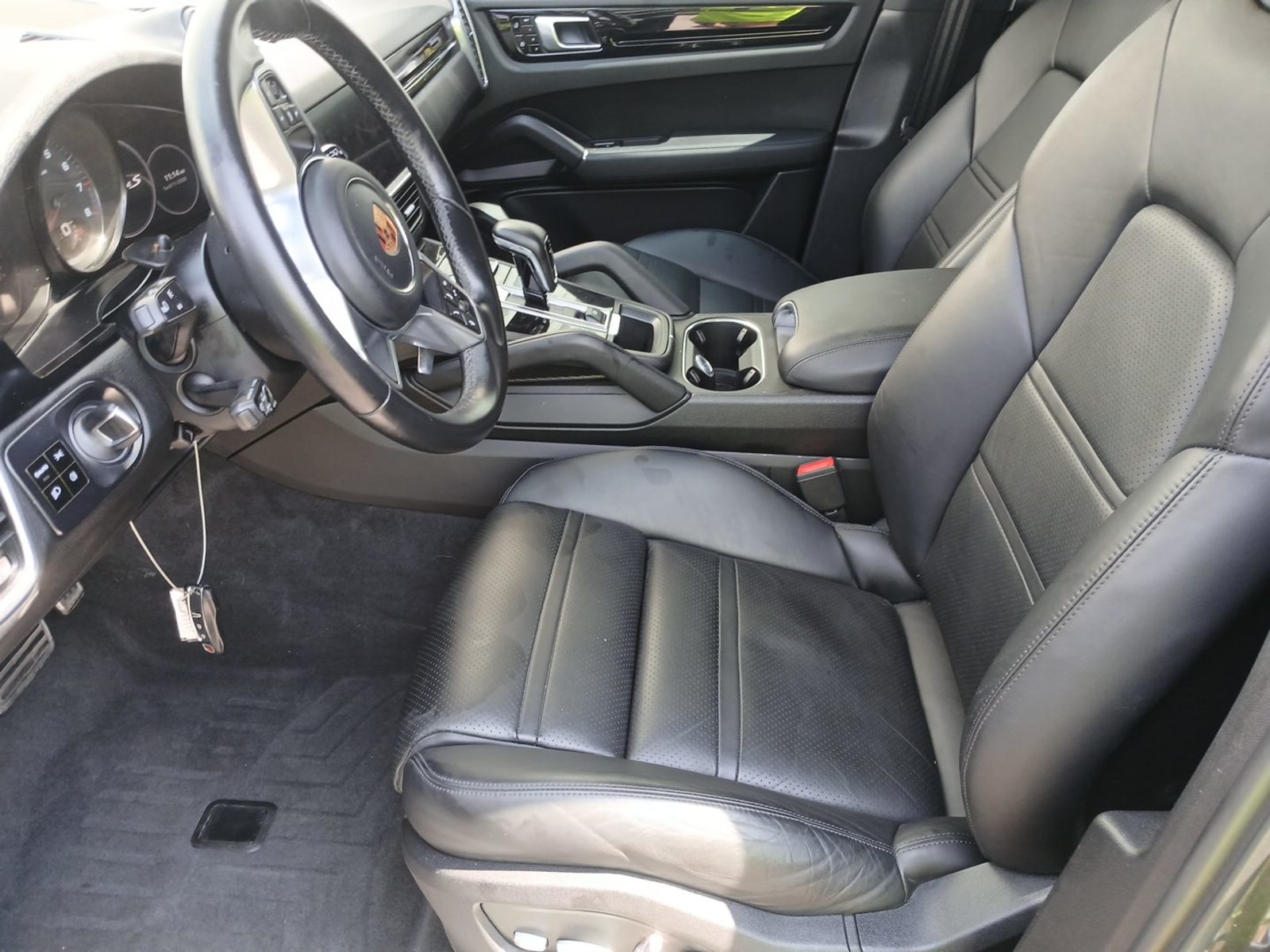 2020 Porsche cayenne  S AWD