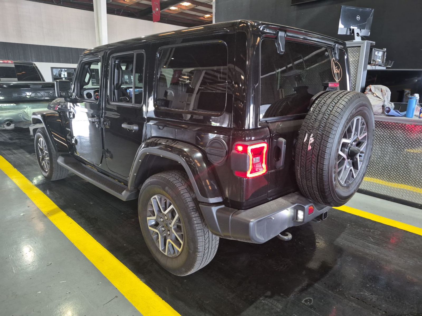 2024 Jeep Wrangler  Sahara AWD