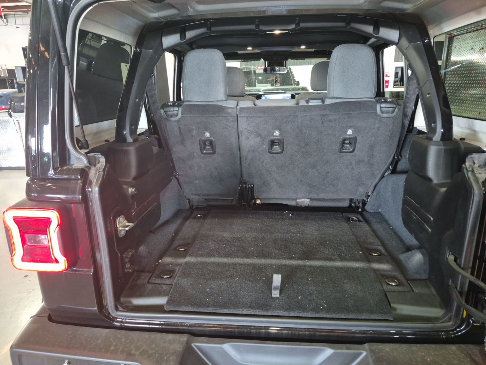 2024 Jeep Wrangler  Sahara AWD
