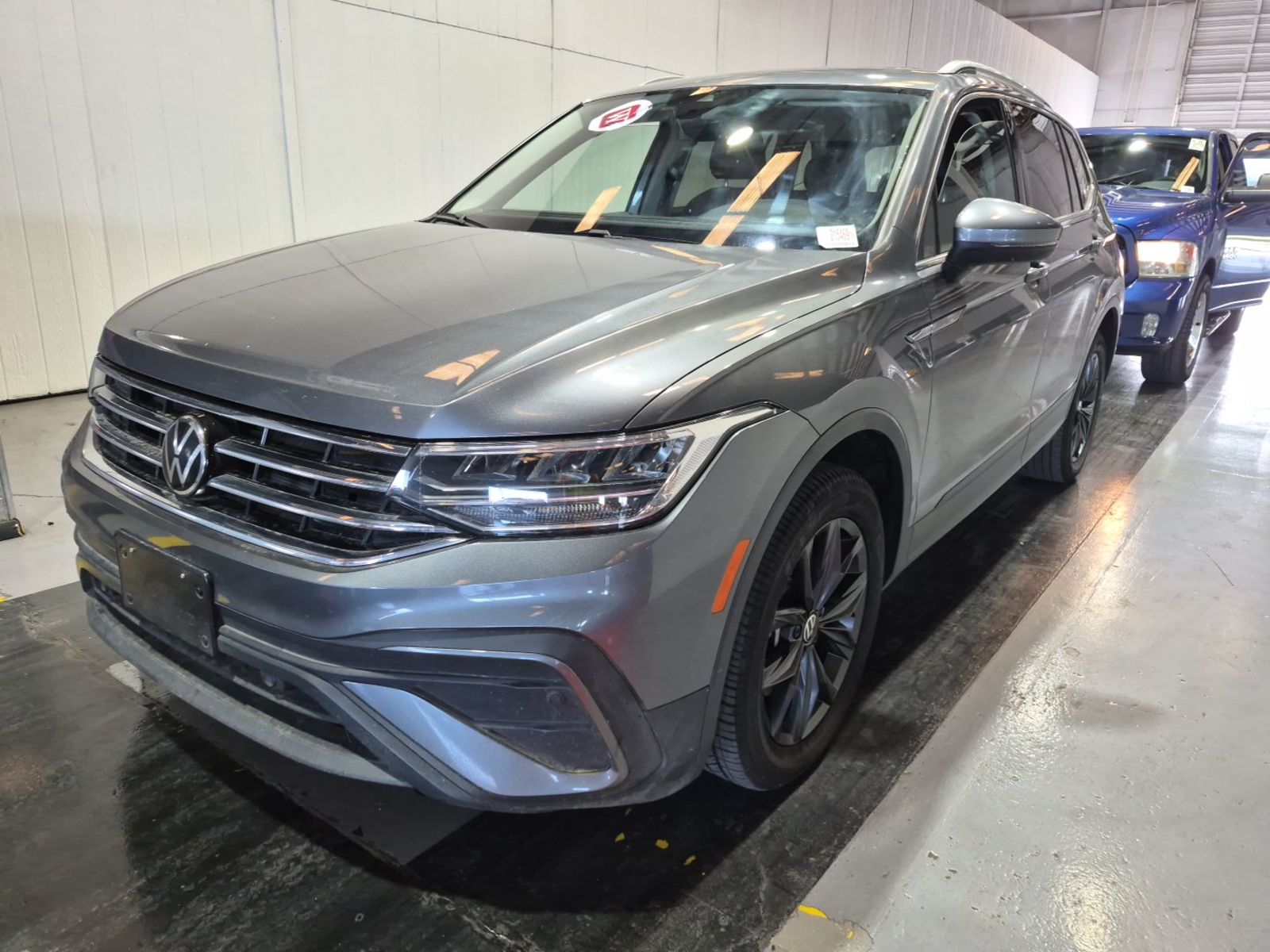 2024 Volkswagen Tiguan  SE FWD