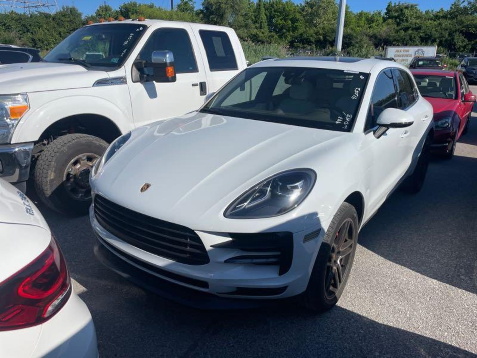 2020 Porsche macan   AWD