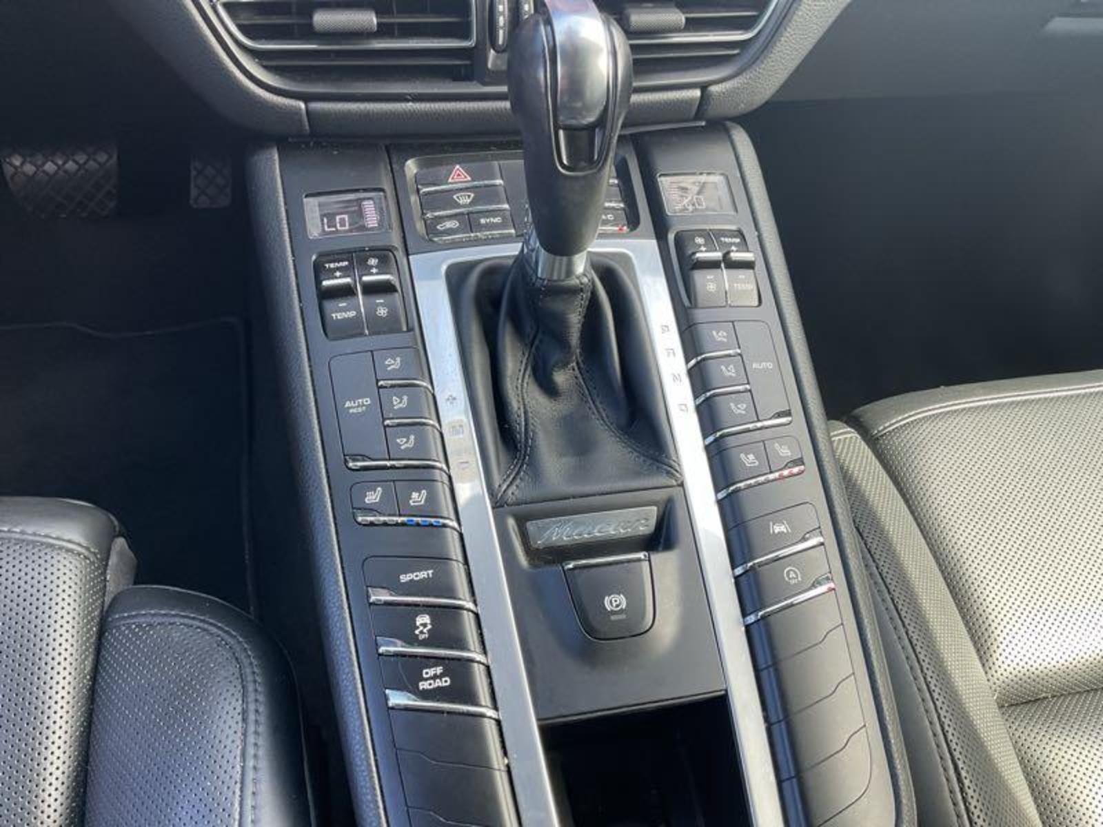 2021 Porsche macan  S AWD