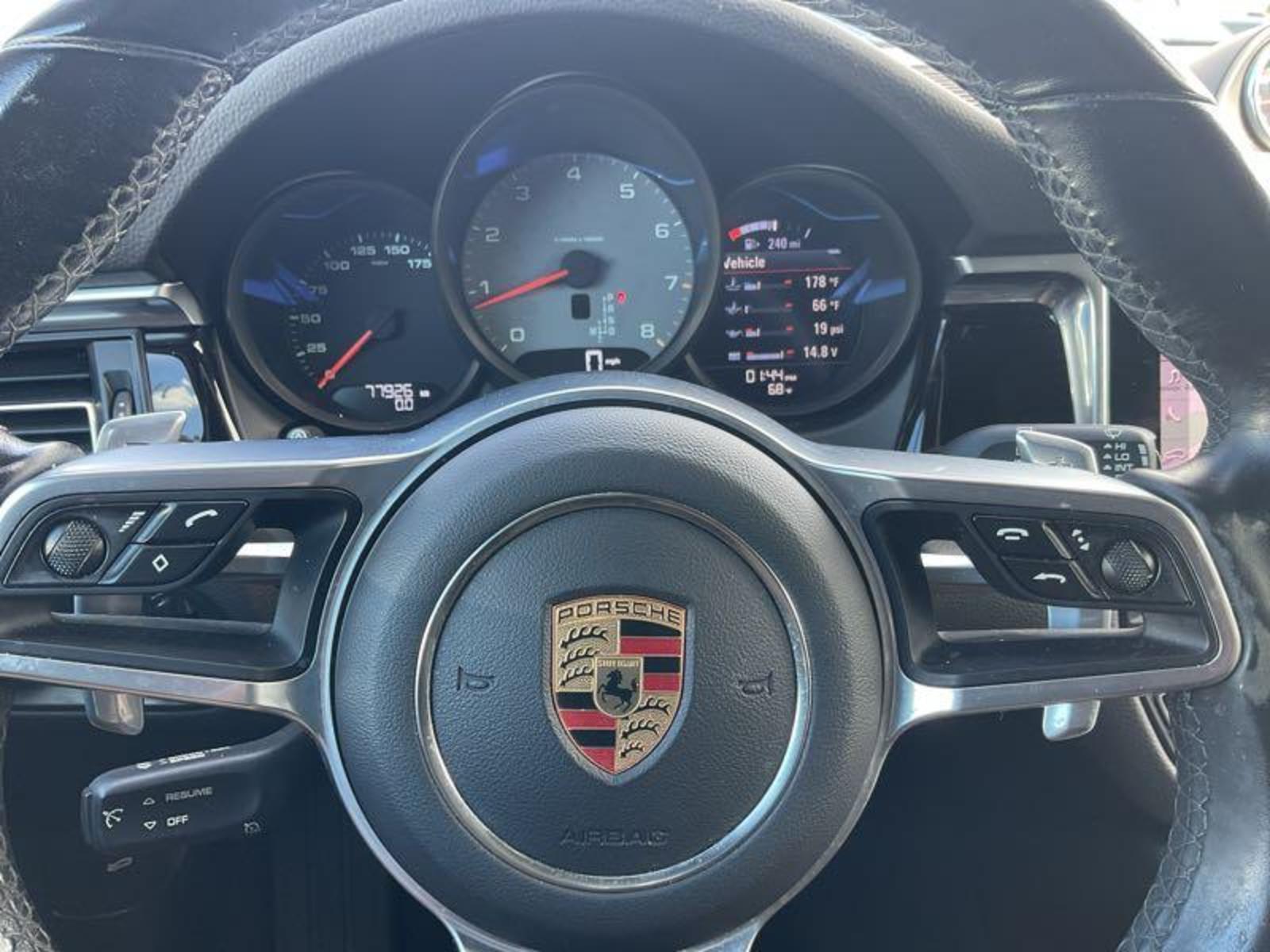 2021 Porsche macan  S AWD