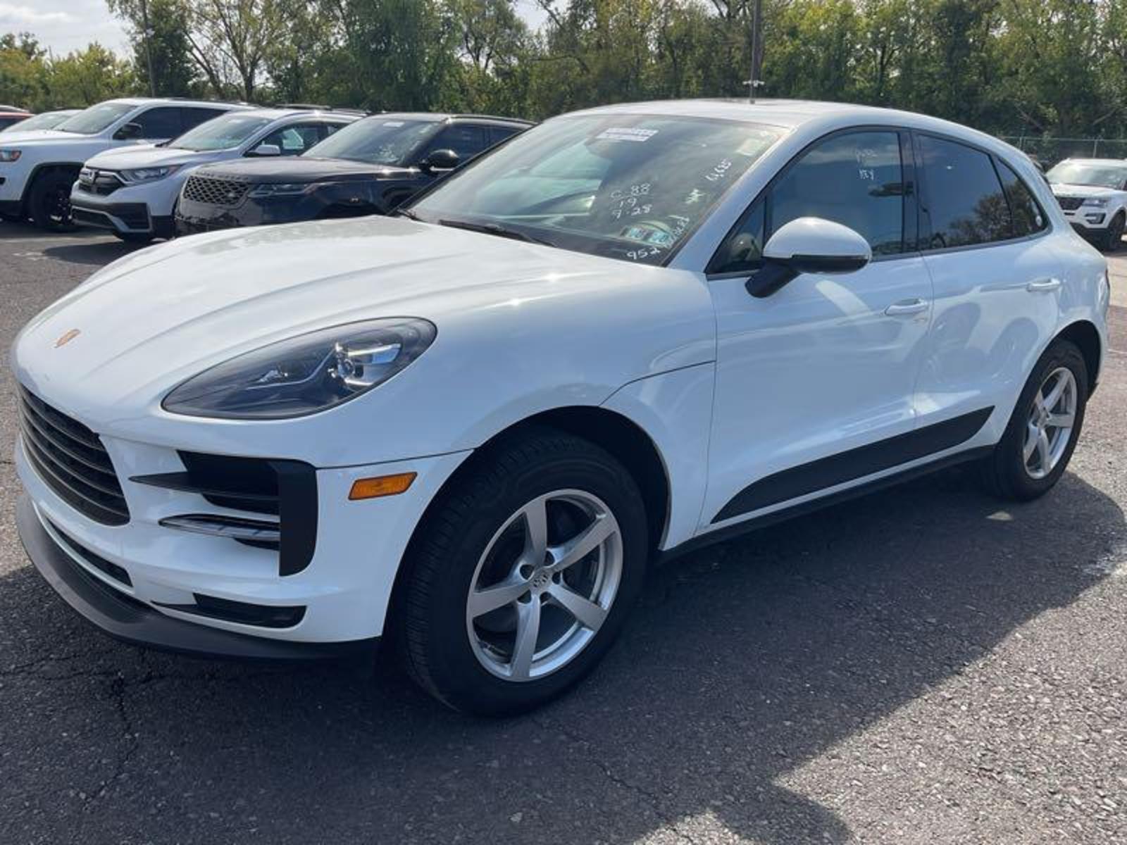 2019 Porsche macan   AWD