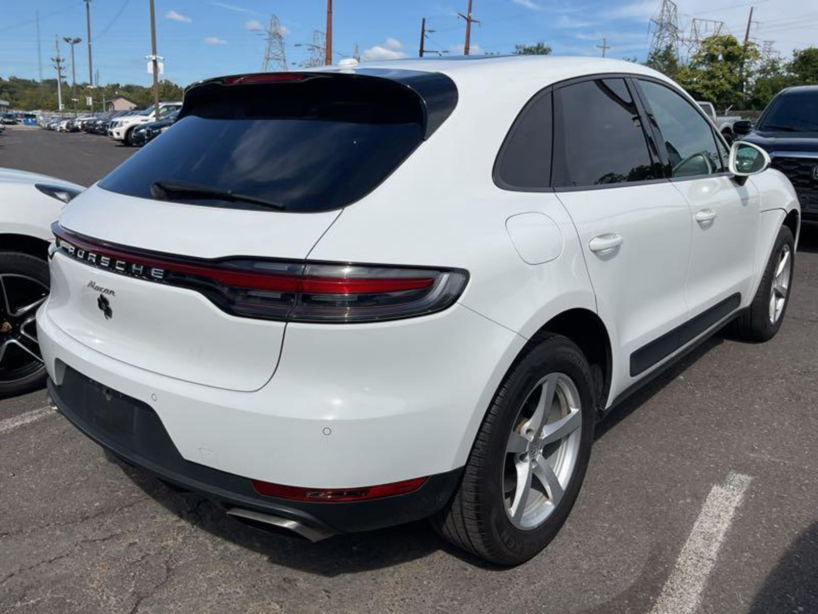 2019 Porsche macan   AWD