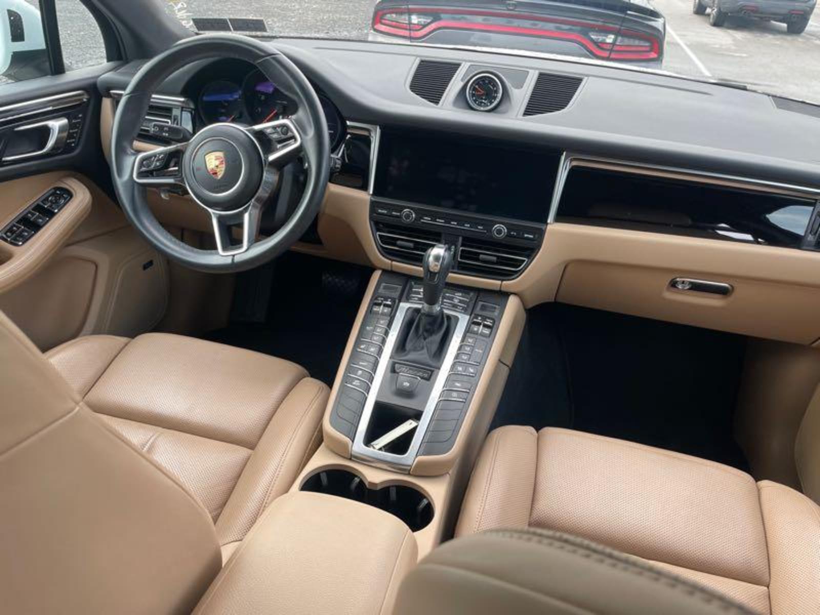 2019 Porsche macan   AWD