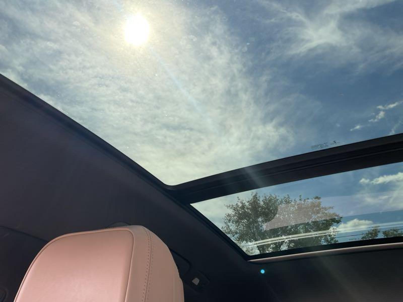2019 Porsche macan   AWD
