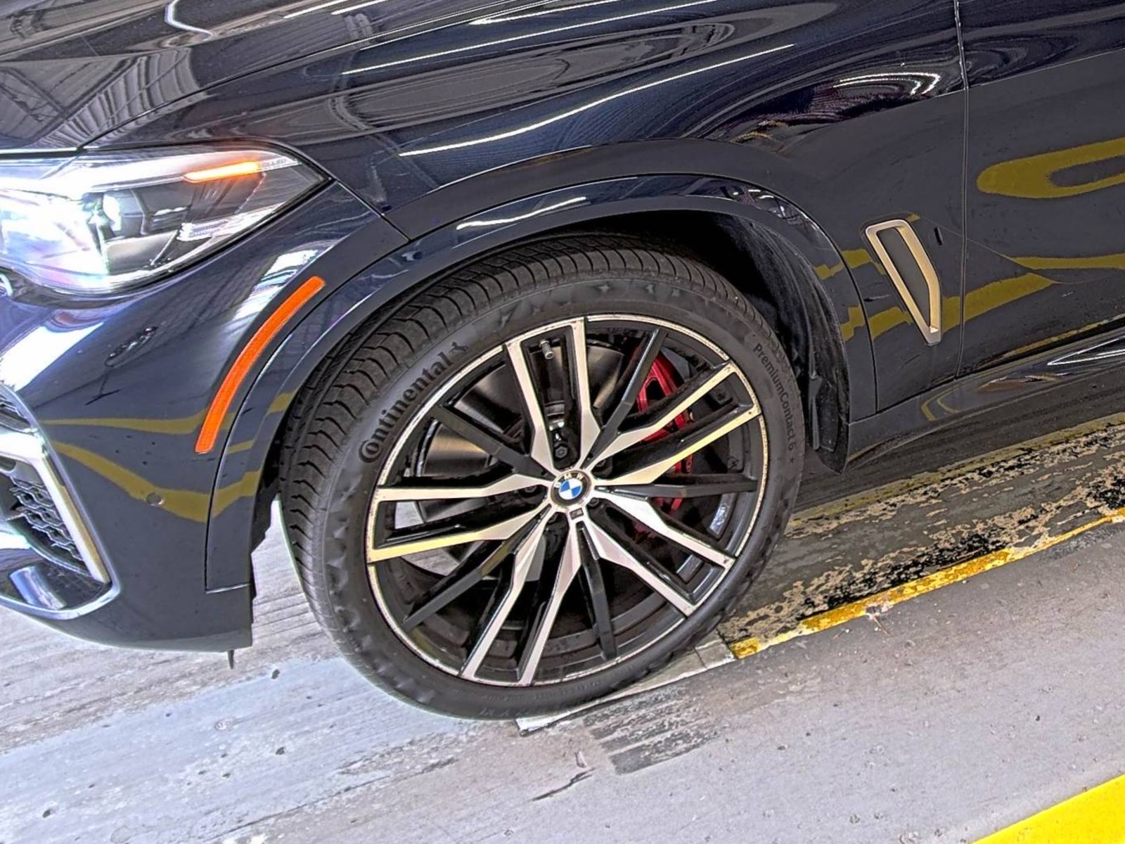 2022 BMW X5  M50i AWD