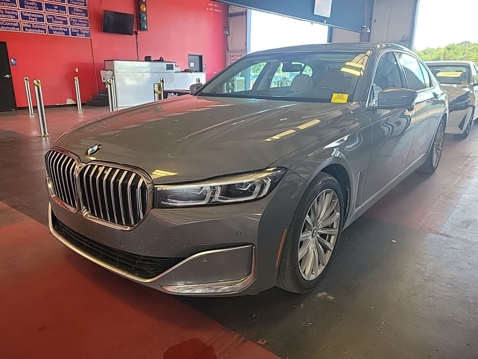 2021 BMW 7-Series  740i RWD