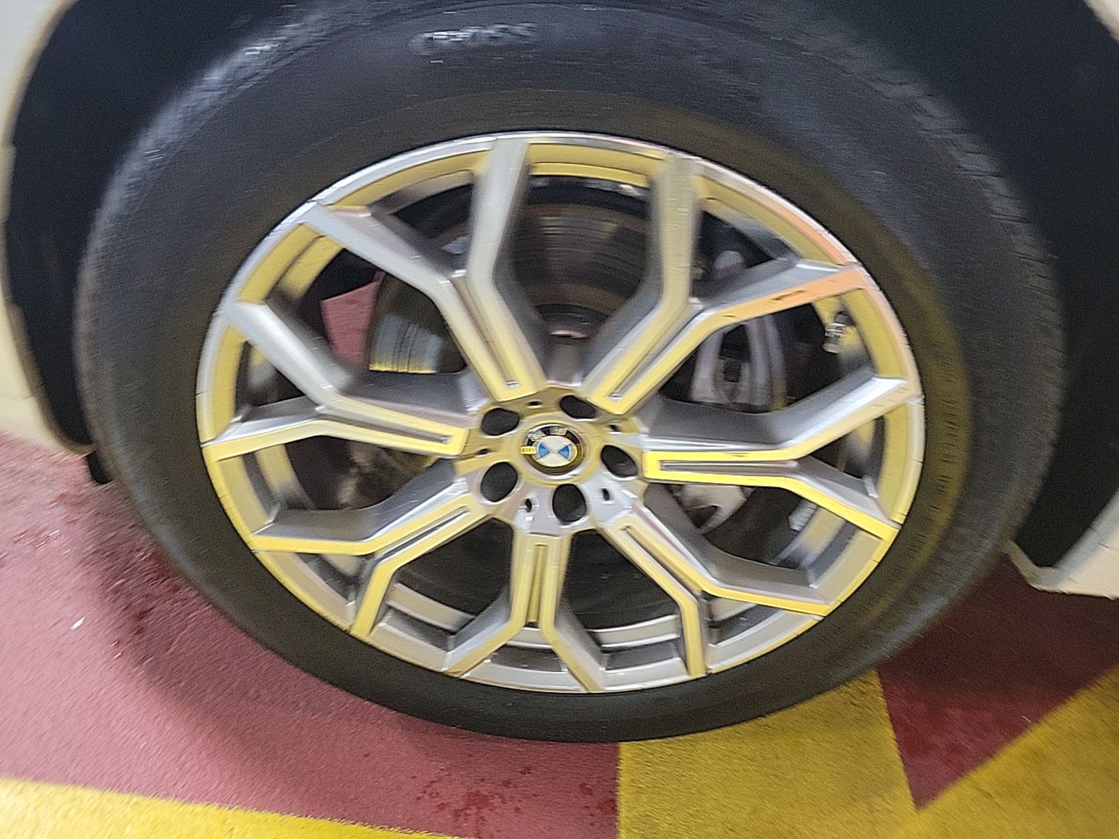 2025 BMW X7  XDrive40i AWD