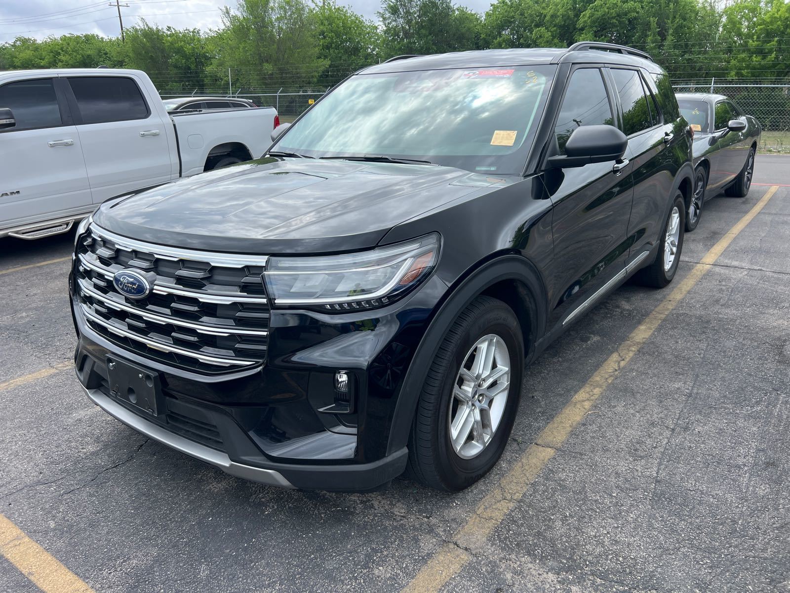 2025 Ford Explorer  Active RWD