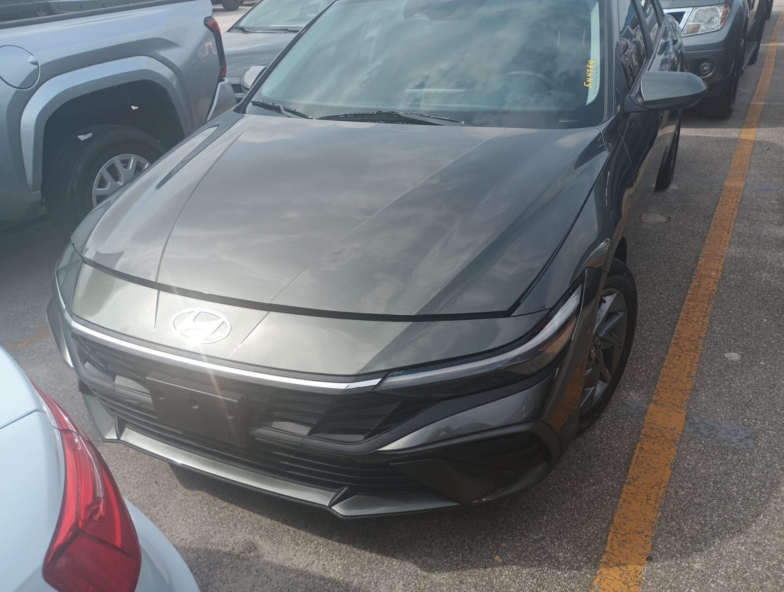 2024 Hyundai Elantra  SEL FWD
