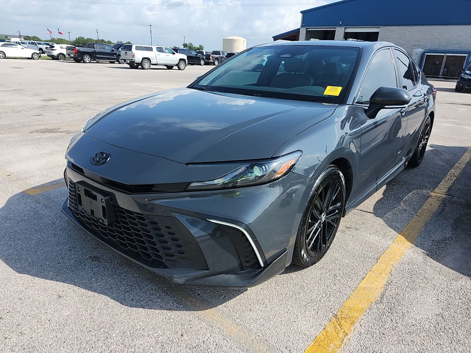 2025 Toyota Camry   FWD