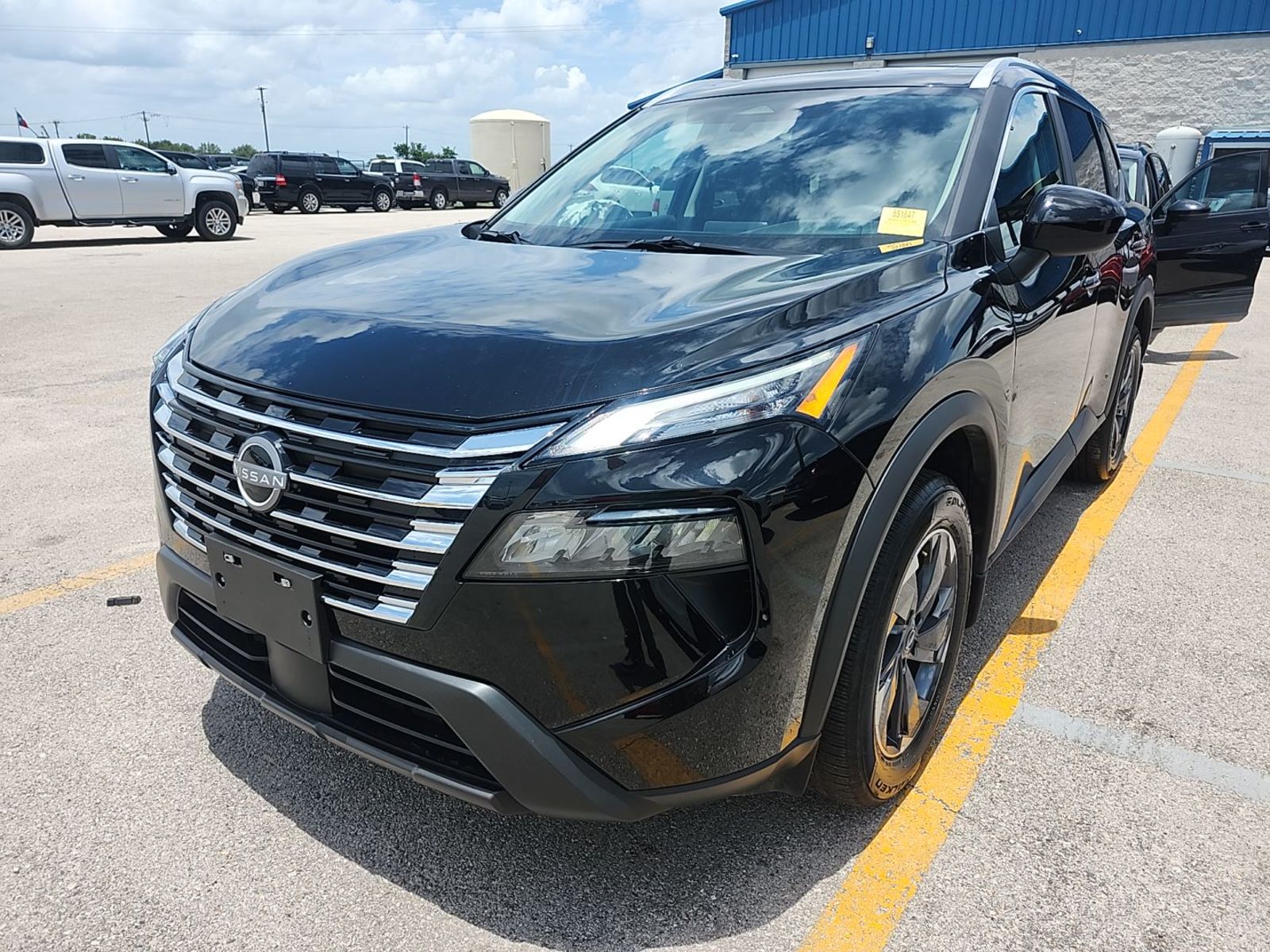 2025 Nissan Rogue SV FWD