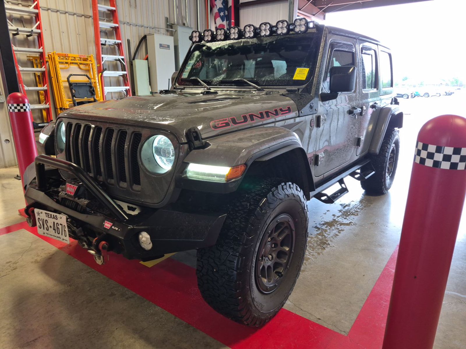 2023 Jeep Wrangler   AWD