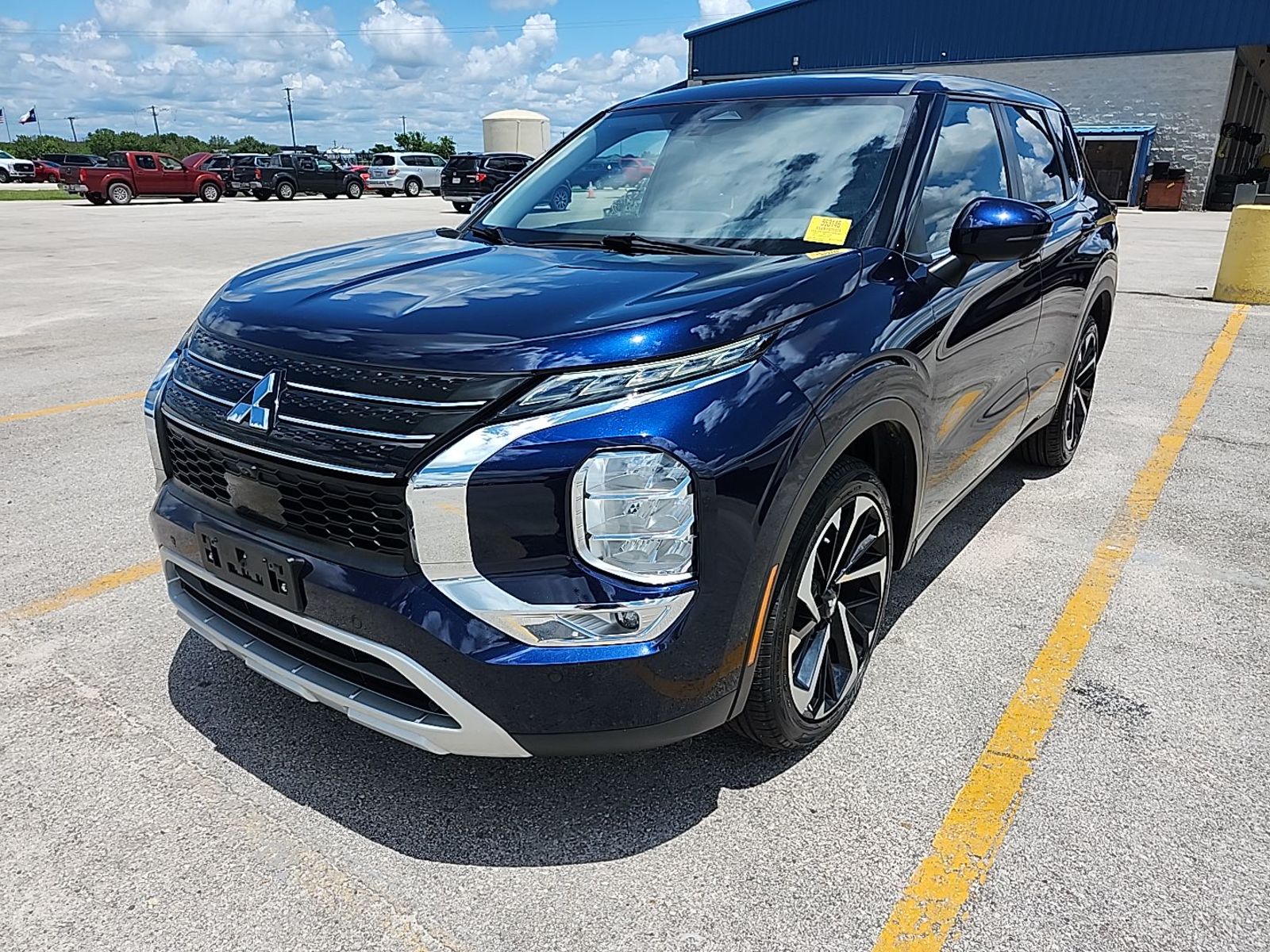 2024 Mitsubishi Outlander  SE FWD
